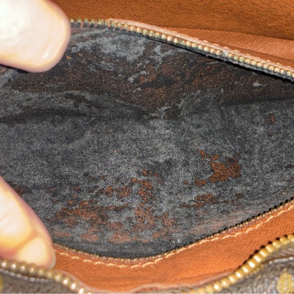 Auth Louis Vuitton Marley Dragonne PM Clutch broken zipper - Picture 7 of 15